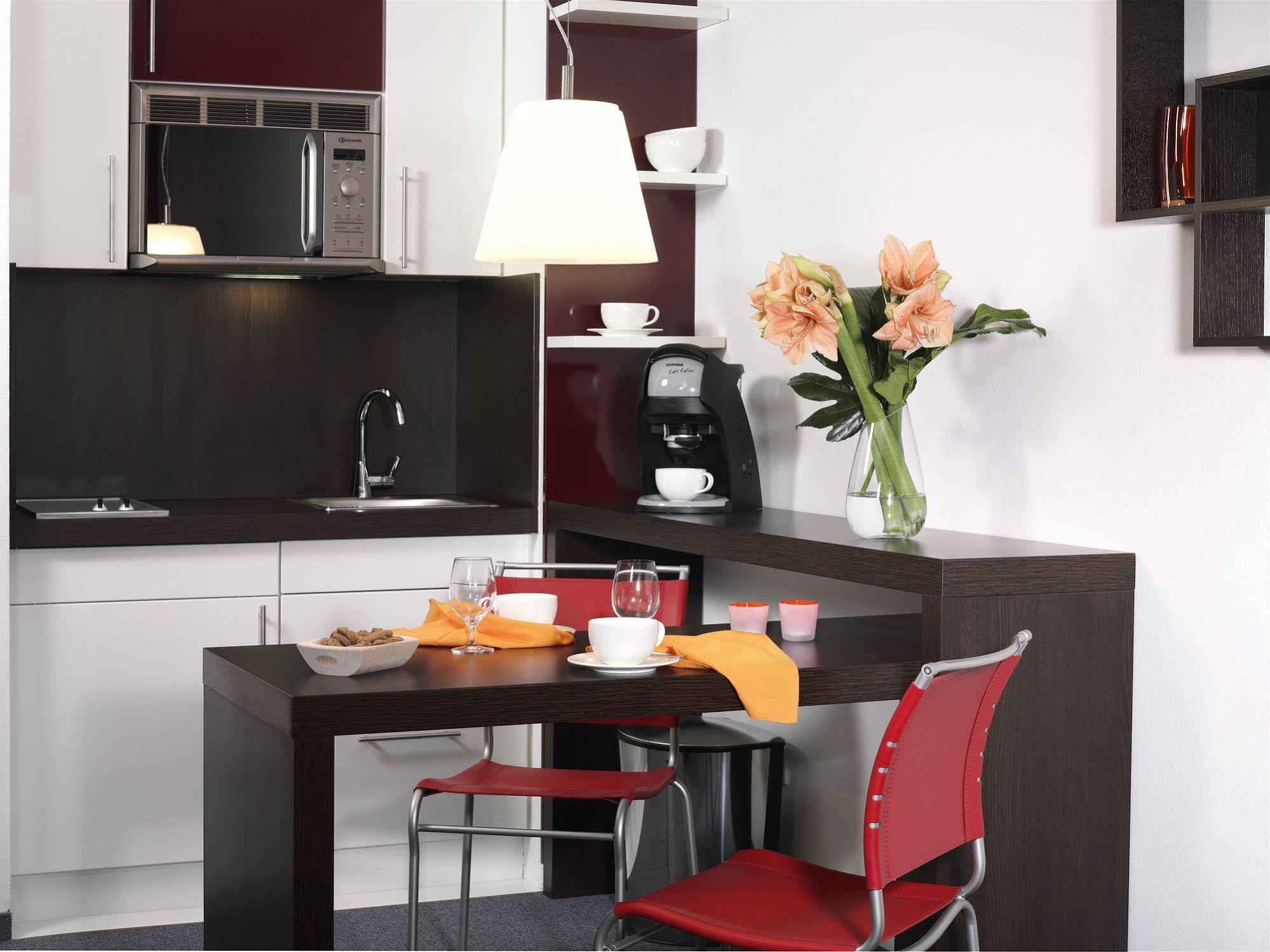 Frederics Muenchen City Schwabing Buitenkant foto