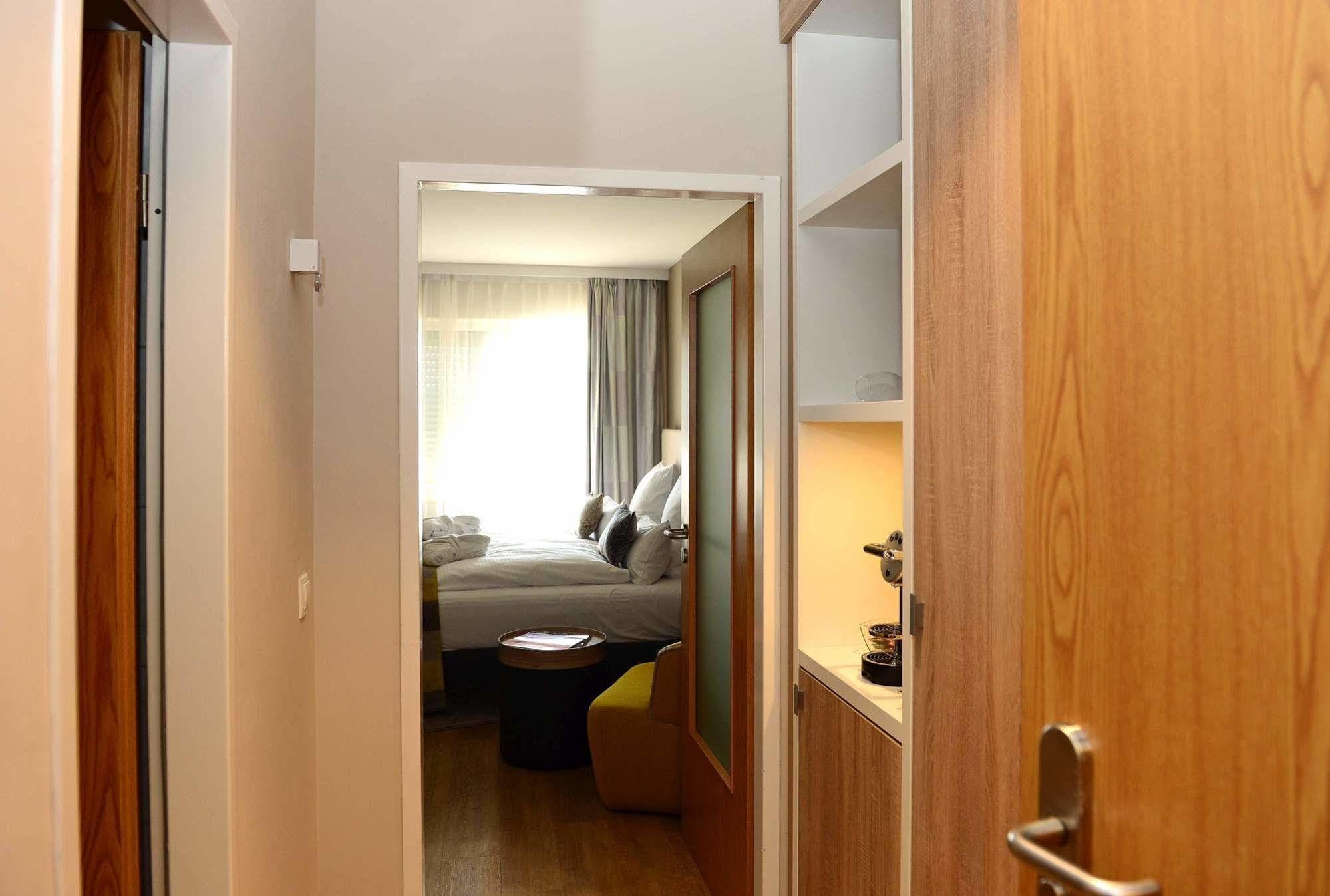 Frederics Muenchen City Schwabing Buitenkant foto